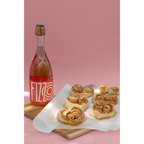 Rosé & Cinammon Rolls